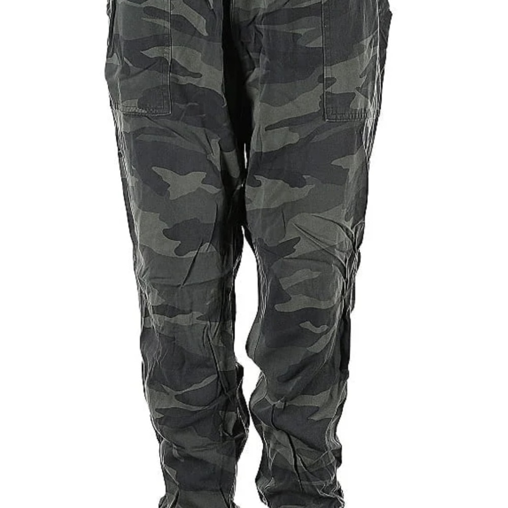 Woman’s camouflage Cargo Pants